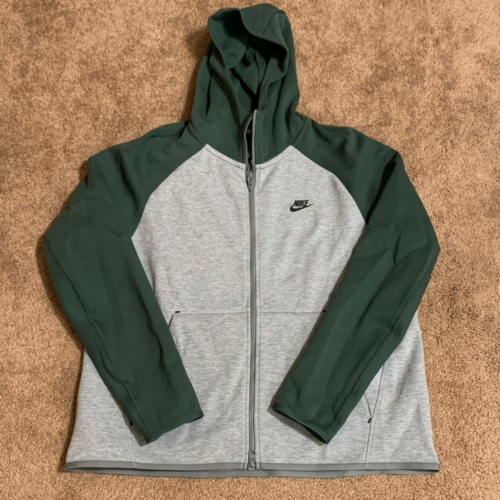Men’s Nike Hoodie - Sz XL